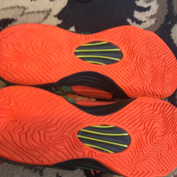 KD 7 size 10.5 - Picture 3 of 3